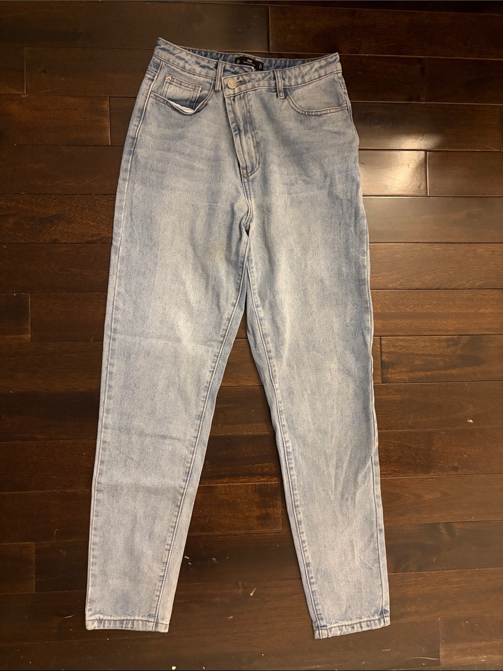 Light Wash High-Rise Women’s Jeans